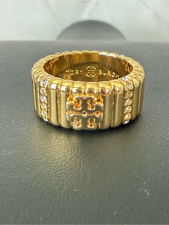 Tory Burch Jewelry - Tory Burch | Gold Logo Ribbed Crystal Accent Ring | Size 8